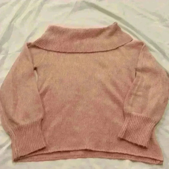 Francesca's Collections Sweaters - Francesca‎ Pink Cowl Sweater